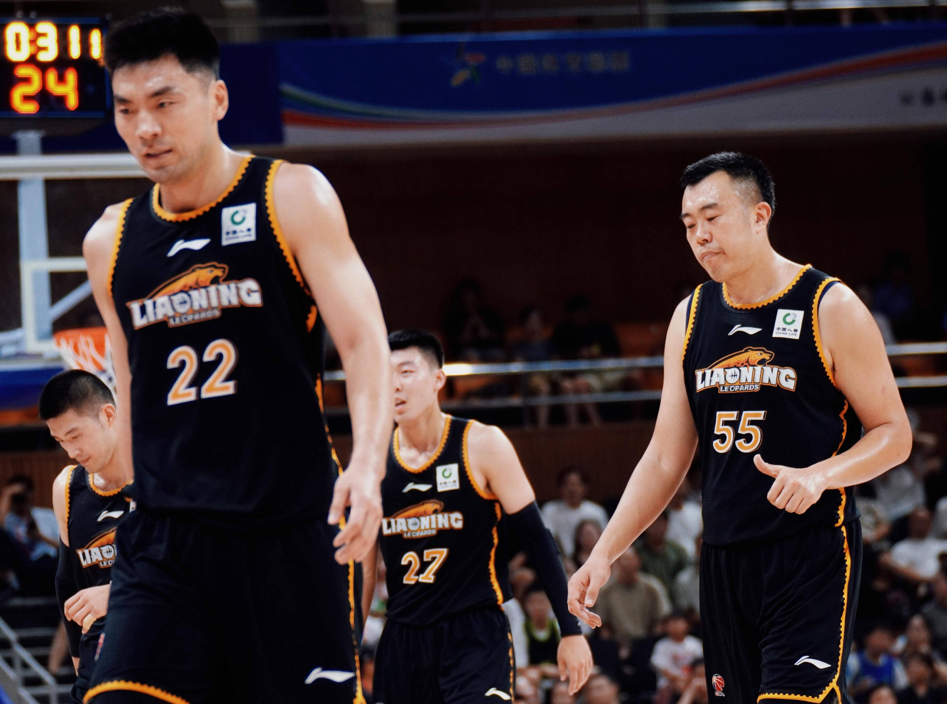 辽宁男篮以微弱优势击败对手，保持领先